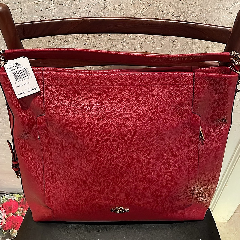 ❤️ Coach pebble leather Scout Hobo- Black Cherry